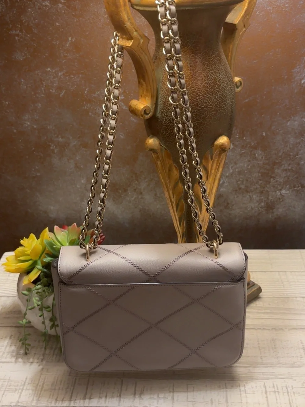 Gorgeous Like New ~ Tory Burch Quilted Leather Chain Shoulder Bag in Taupe